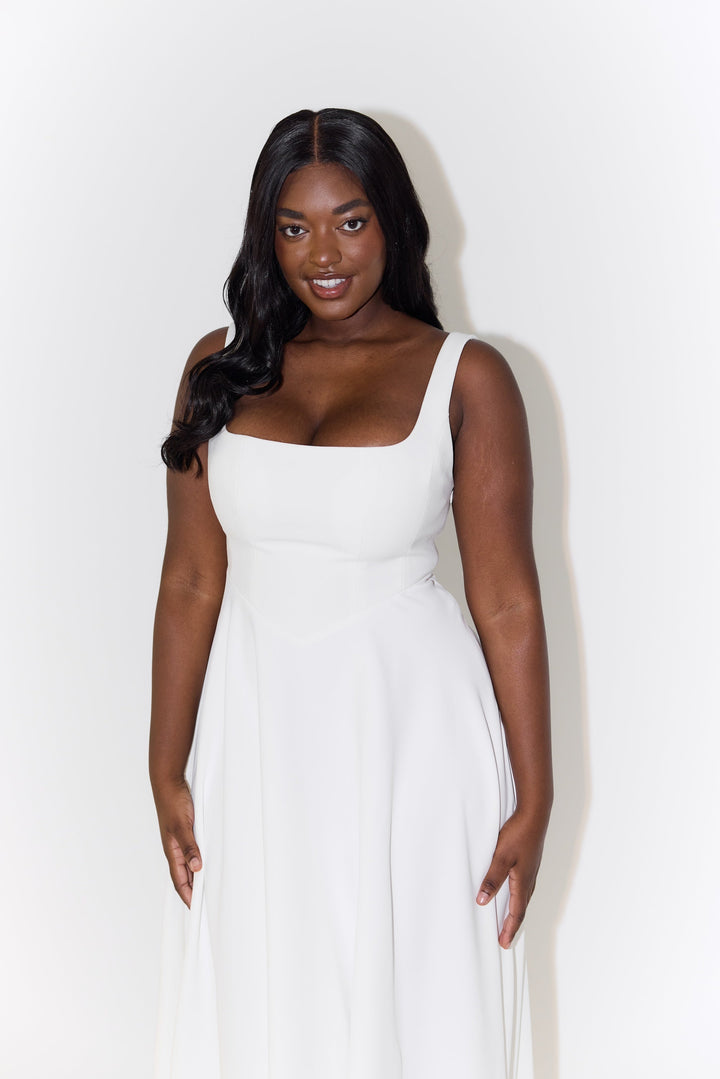 Milena™ – Minimalistisk eleganse i en tidløs kjole